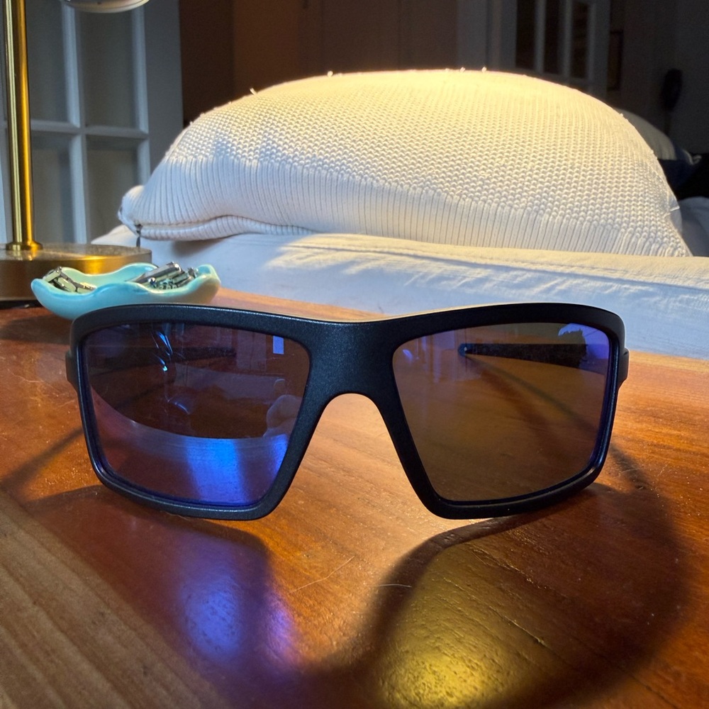 Like New - Oakley OO9129 Cables grey & blue